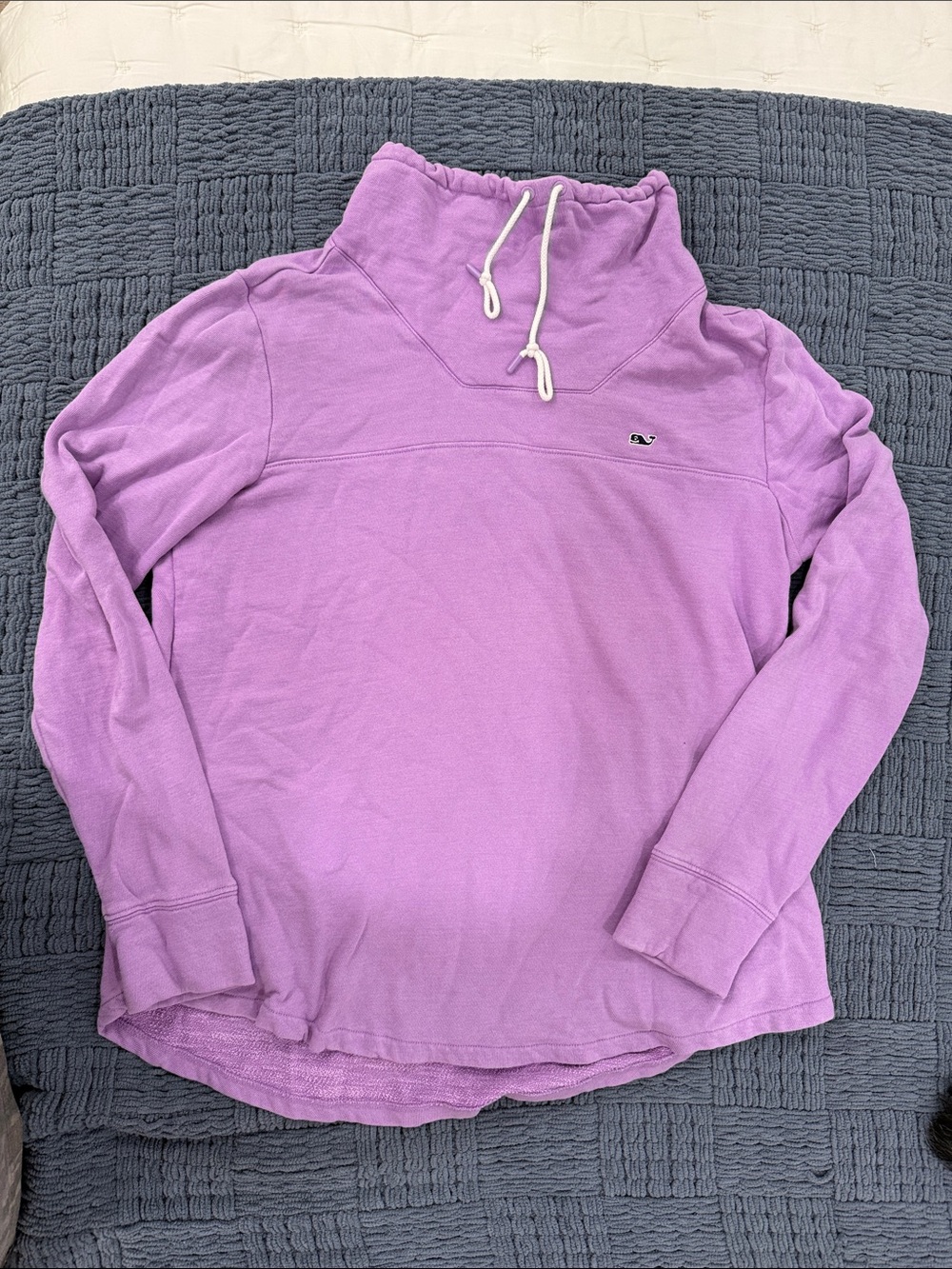 Vineyard Vines lightweight sweatshirt